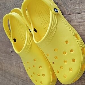 Crocs Classic Slip On Casual Comfort Strappy Yellow Clogs Men's Size 13